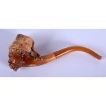 AN ANTIQUE MEERSCHAUM PIPE. 11 cm long.