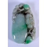 A LARGE CHINESE CARVED JADEITE FRUITING POD 20th Century. 7.5 cm x 5 cm.