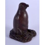 A JAPANESE BRONZE PENGUIN OKIMONO. 6 cm x 4 cm.