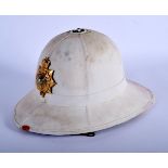 A ROYAL MARINES PITH HELMET with Kings Crown Officers Helmet Badge 32 cm x 24 cm.