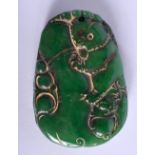 A CHINESE JADE PENDANT 20th Century. 5 cm x 3 cm.