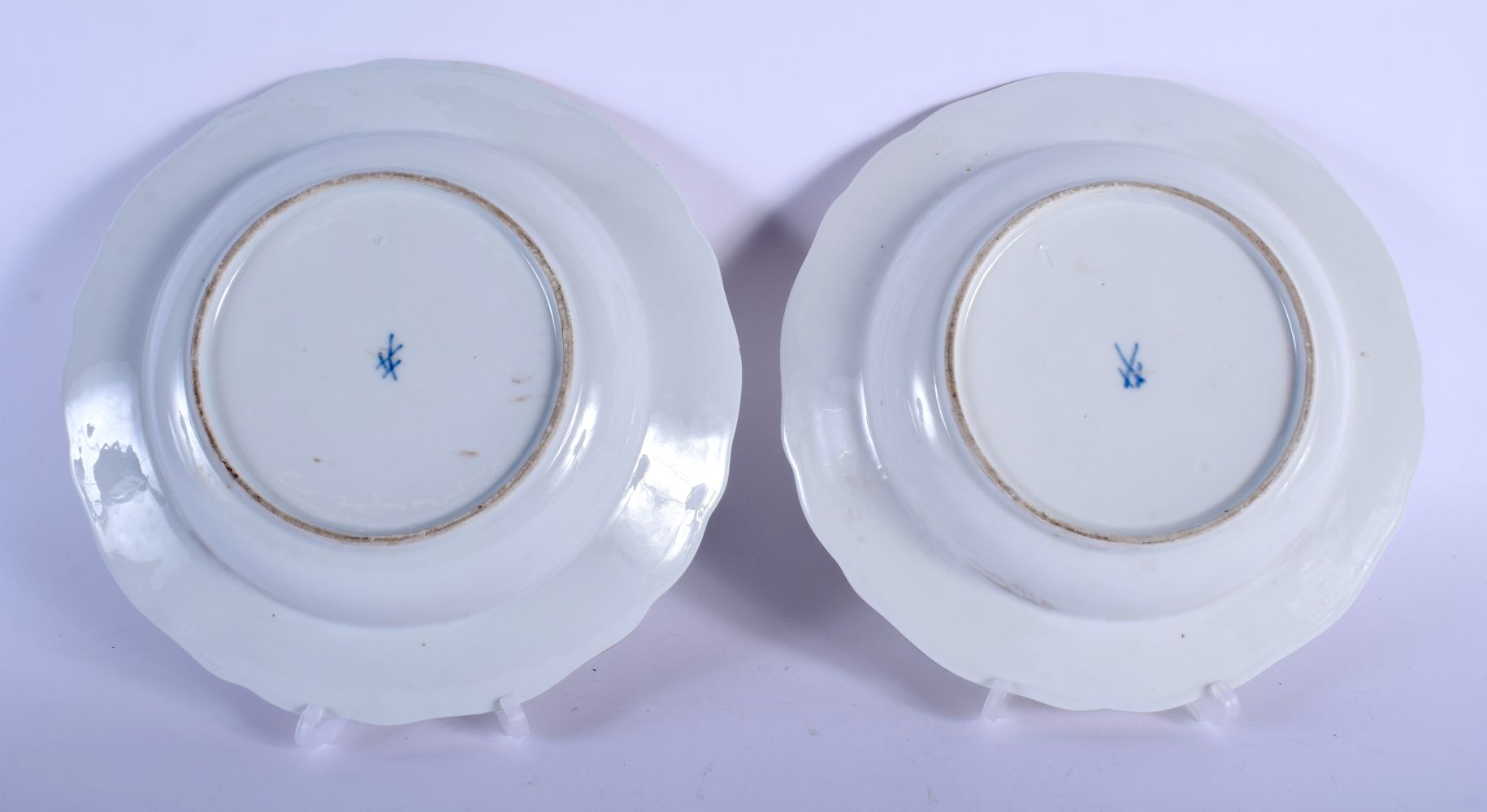 A PAIR OF 19TH CENTURY MEISSEN PORCELAIN BARBED BOWLS painted with fowl and exotic birds within land - Image 2 of 7