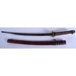 AN EARLY 20TH CENTURY JAPANESE MEIJI PERIOD SAMURAI SWORD with shagreen handle overlaid leather. 83
