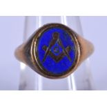 A VINTAGE 9CT GOLD AND ENAMEL MASONIC RING. 7 grams. O/P.