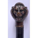 A CONTEMPORARY BRONZE HEADED DOUBLE LION HEAD WALKING CANE. 90 cm long.