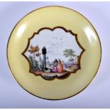 AN 18TH/19TH CENTURY MEISSEN PORCELAIN YELLOW SAUCER painted with figures within a landscape. 12.5 c