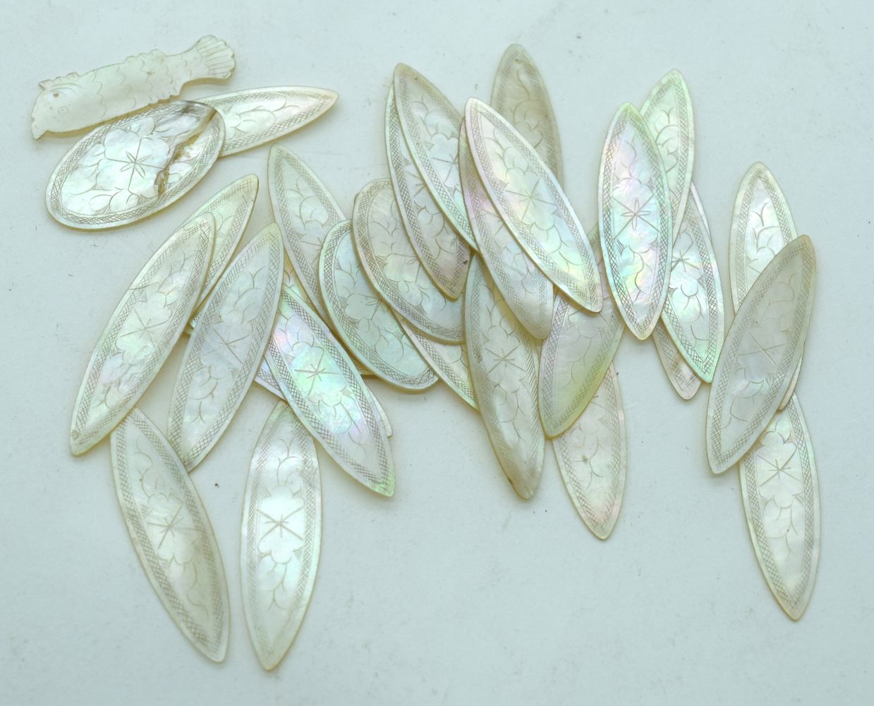 A collection of Mother of Pearl counters 4.5c, (30).