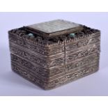 AN EARLY 20TH CENTURY CHINESE JADE AND WHITE METAL BOX AND COVER Late Qing/Republic. 6 cm x 5 cm.