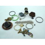 A collection of costume jewellery Qty.