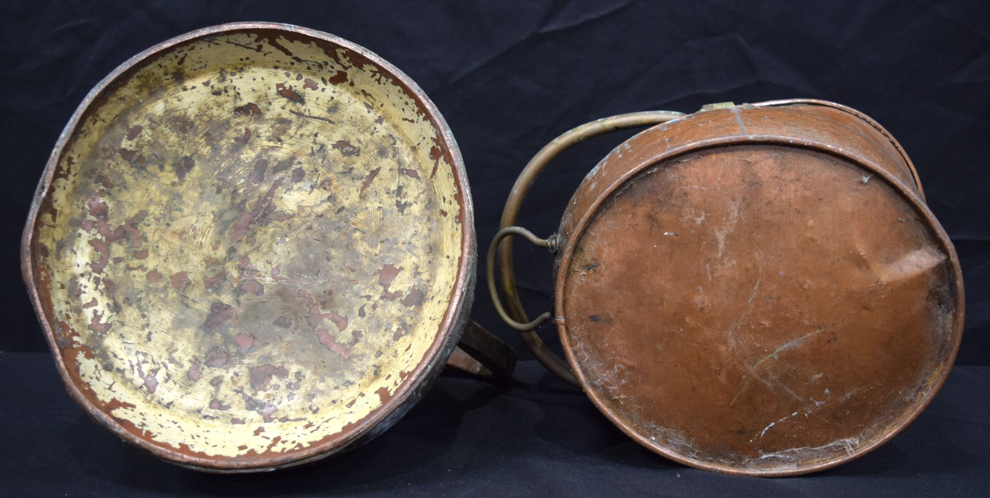 A large vintage copper jug together with a coal skuttle 34cm.(2) - Image 5 of 5