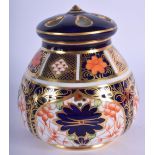 Royal Crown Derby pot pourri vase and cover painted with imari pattern 1128, date code 1916. 10cm h