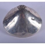 A CHARMING CONTINENTAL SILVER CLAM SHELL. 159 grams. 11 cm x 9 cm.