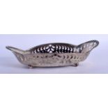 A VINTAGE TIFFANY & CO SILVER SWEET MEAT DISH. 111 grams. 19 cm x 11 cm.