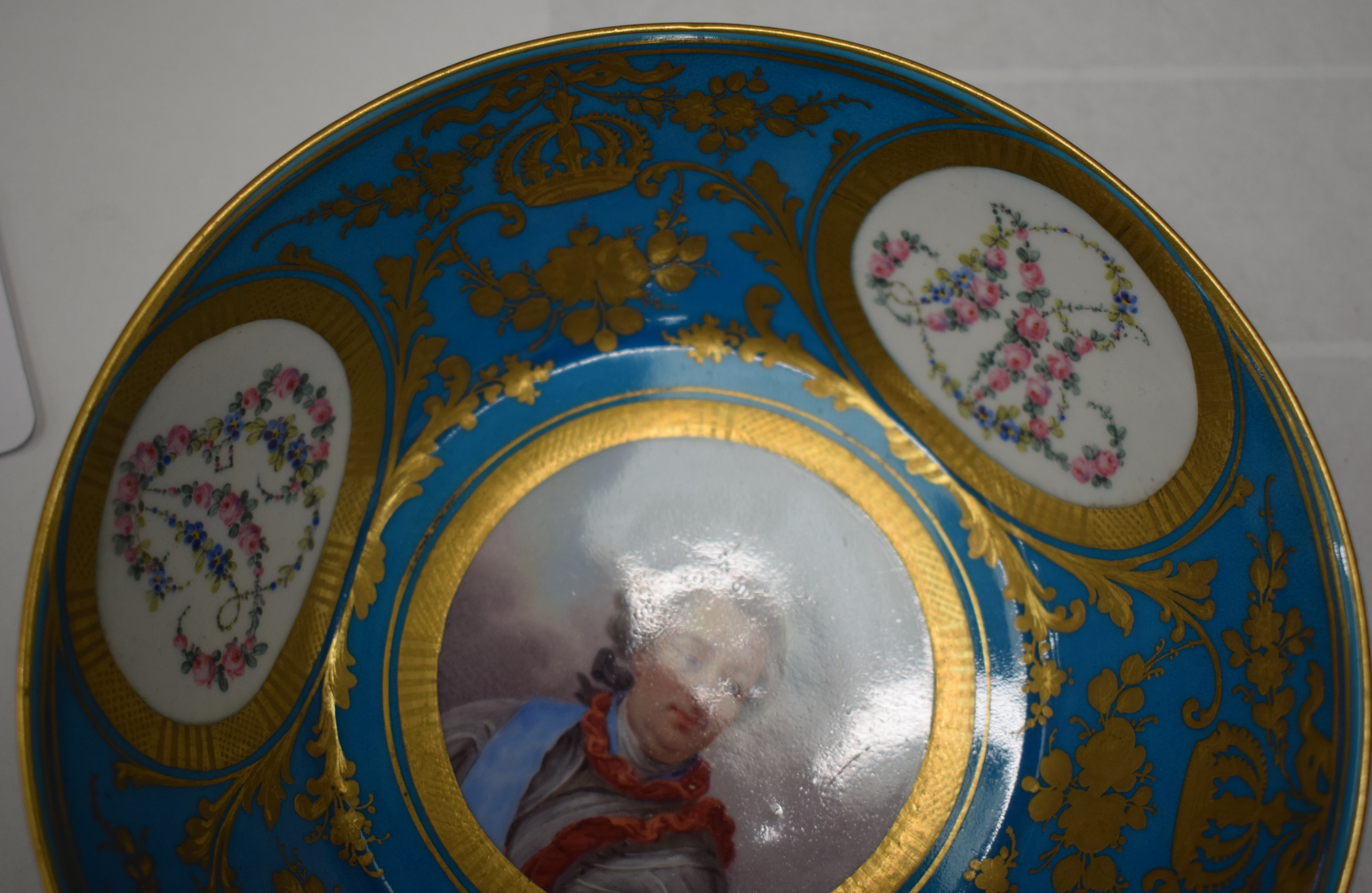 A FINE 19TH CENTURY SEVRES PORCELAIN CABINET CUP AND SAUCER painted with portraits and bands of foli - Image 17 of 20