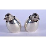 A PAIR OF EDWARDIAN SILVER CHICK CONDIMENTS. London 1905. 82 grams. 5 cm x 4 cm.