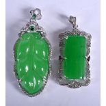 TWO CHINESE JADE PENDANTS 20th Century. 31 grams. 6.5 cm x 3 cm. (2)