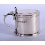 AN EDWARDIAN SILVER MUSTARD POT. London 1914. Silver 128 grams. 6 cm x 8.5 cm.