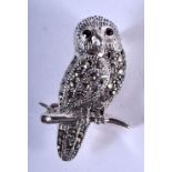 A SILVER OWL. 6.3 grams. 3 cm x 1.5 cm.