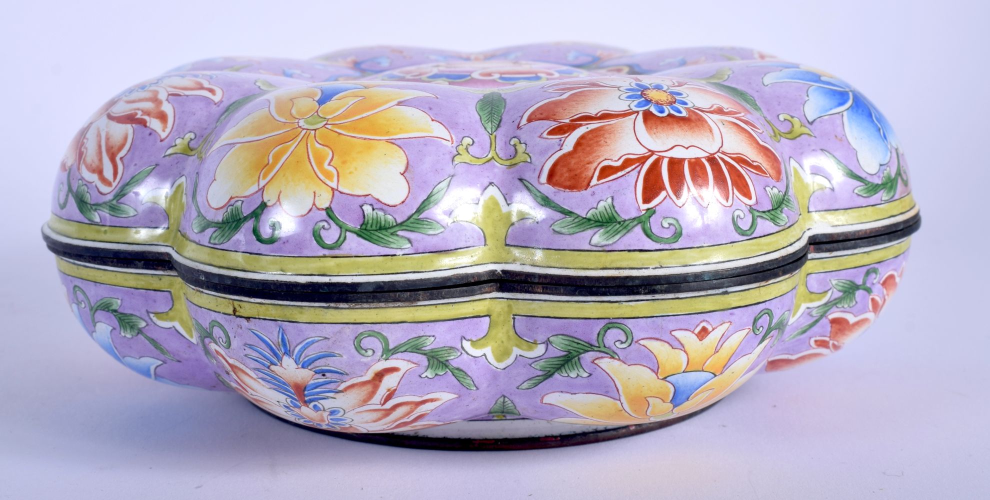 A CHINESE CANTON ENAMEL LOBED MELON FORM BOX AND COVER 20th Century, painted with floral sprays. 15