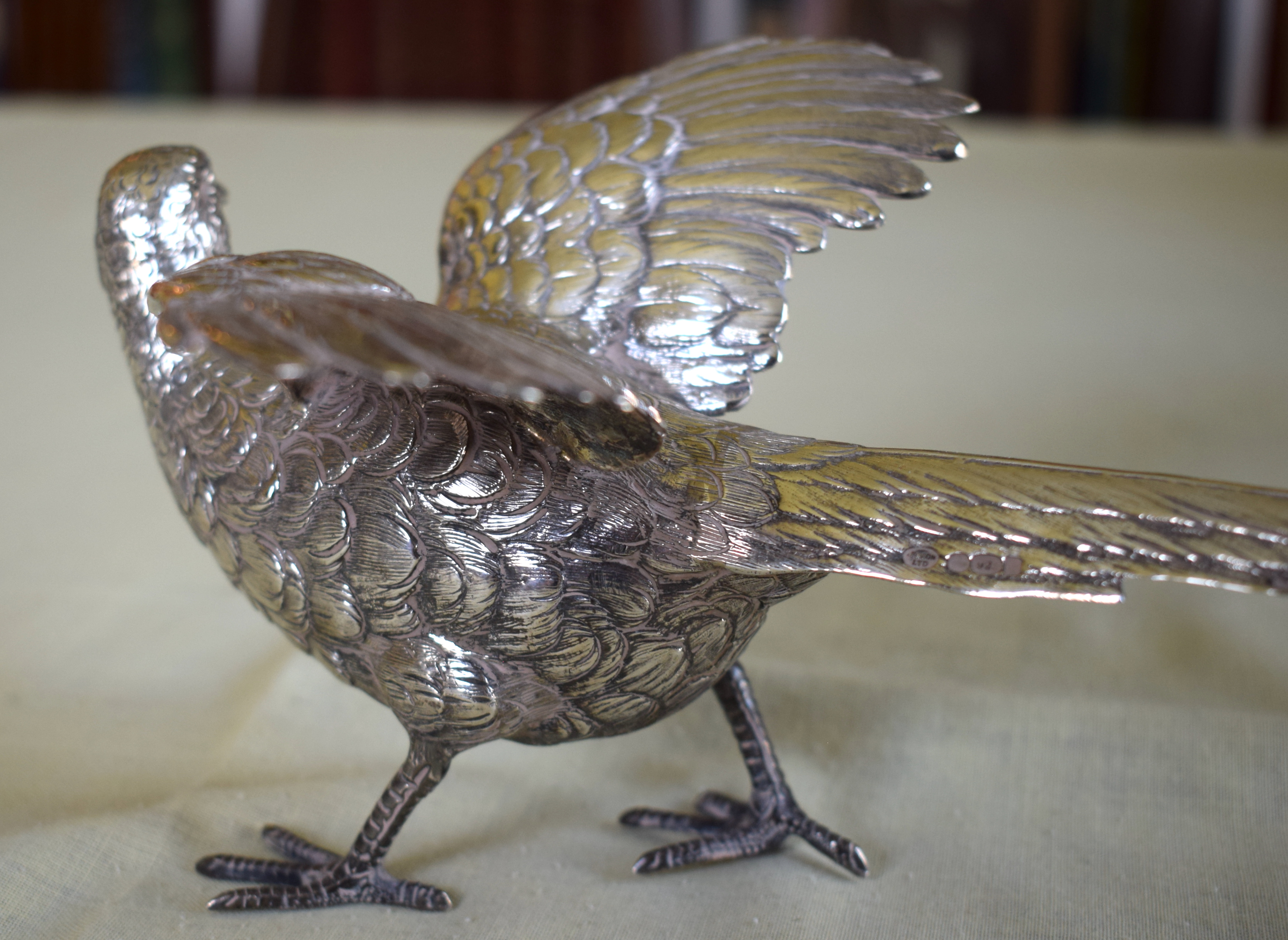 A LOVELY PAIR OF STERLING SILVER TABLE PHEASANTS by F & Son Ltd, well modelled in natural stances. 6 - Image 4 of 10