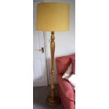A REGENCY STYLE GILT PAINTED STANDARD LAMP with acanthus mounts. Gilt 147 cm high.