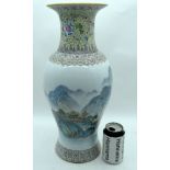 A VERY LARGE EARLY 20TH CENTURY CHINESE FAMILLE ROSE PORCELAIN VASE Late Qing/Republic, painted with