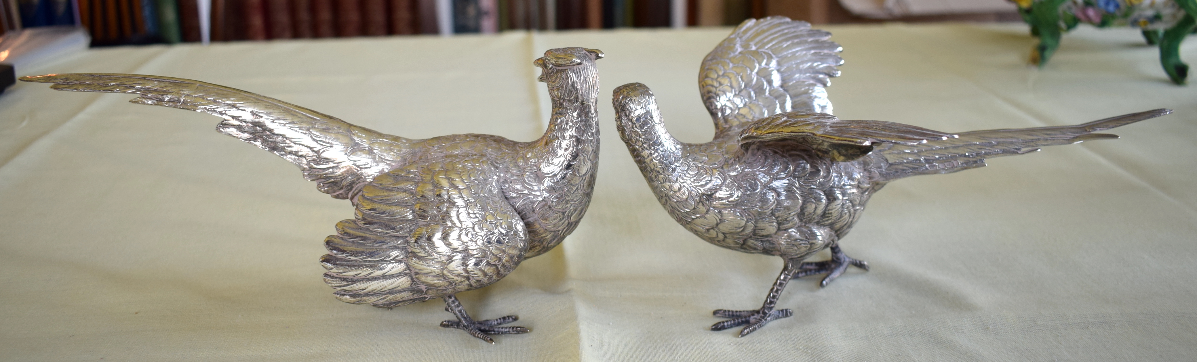 A LOVELY PAIR OF STERLING SILVER TABLE PHEASANTS by F & Son Ltd, well modelled in natural stances. 6 - Image 2 of 10