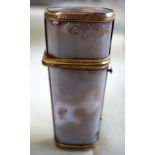 A FINE 18TH CENTURY CONTINENTAL AGATE ETUI with yellow metal mounts and partial original contents, i