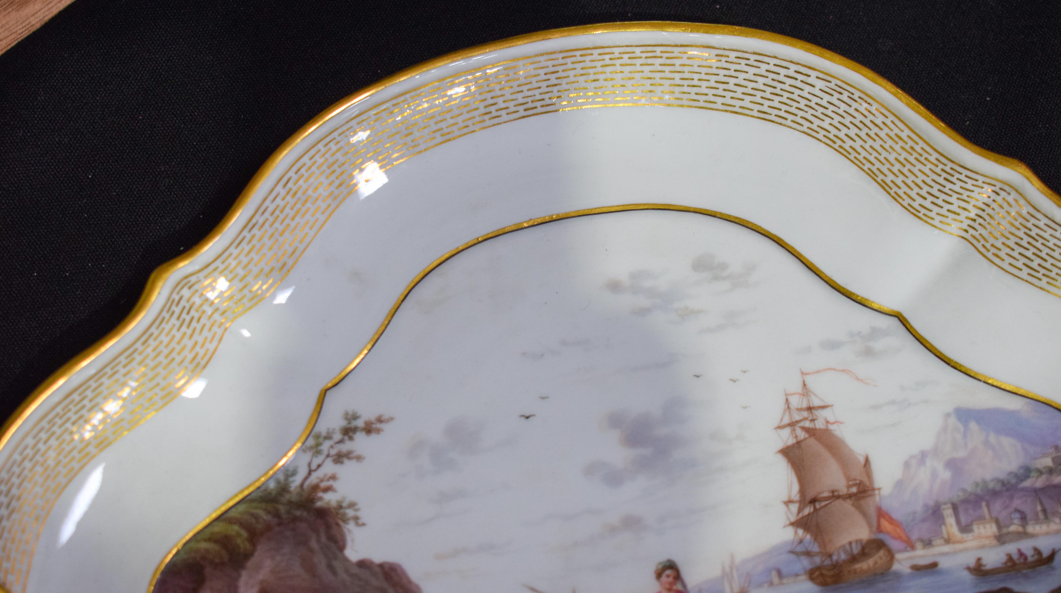 A FINE PAIR OF 18TH/19TH CENTURY MEISSEN TWIN HANDLED PORCELAIN DISHES painted with coastal views. 2 - Image 17 of 19