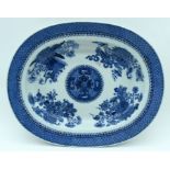 AN 18TH CENTURY CHINESE EXPORT BLUE AND WHITE DISH Qianlong, painted with a Fitzhugh pattern. 30 cm