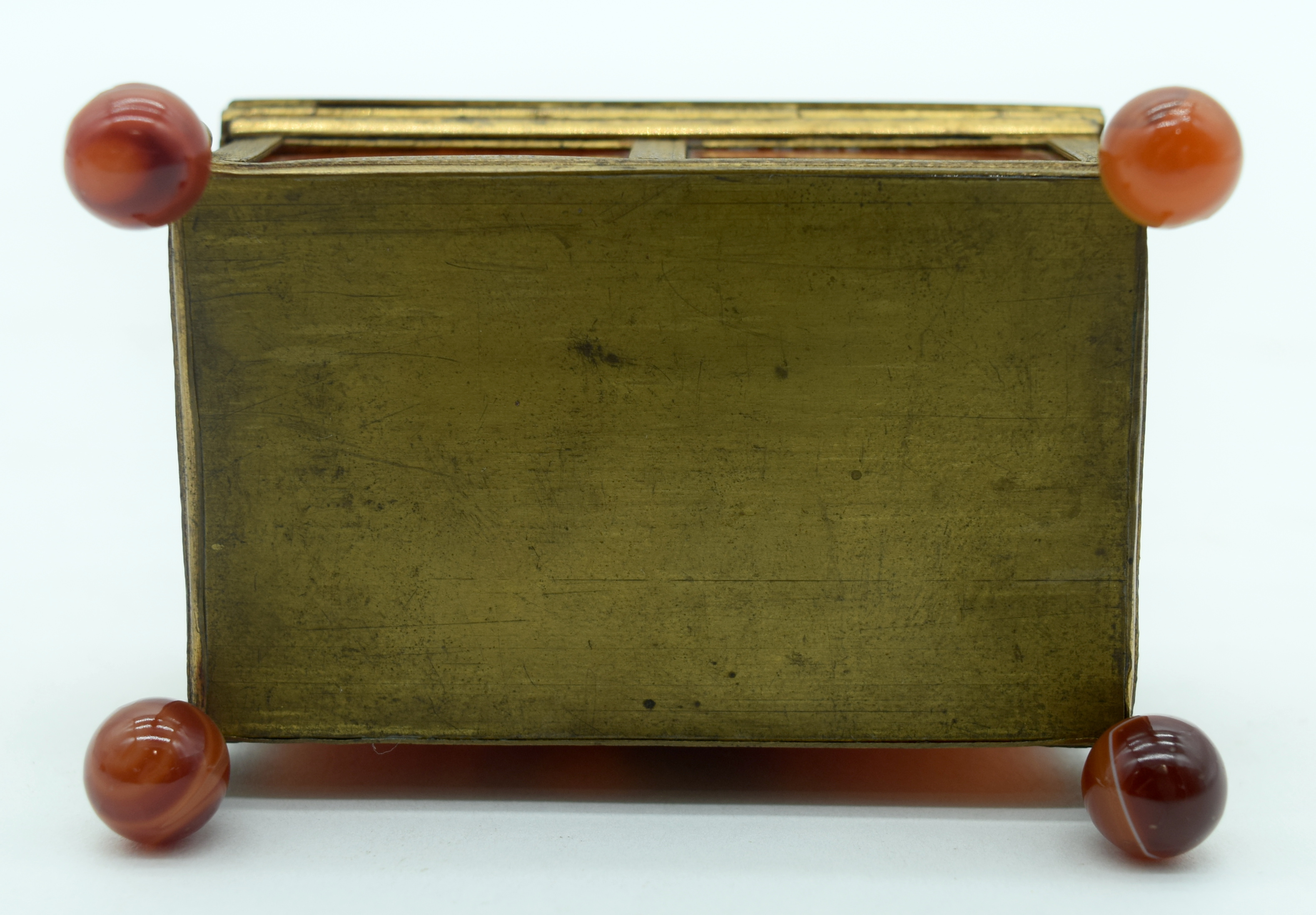 TWO ANTIQUE GILT METAL AND AGATE CASKETS. Largest 7 cm x 6.5 cm. (2) - Bild 5 aus 9