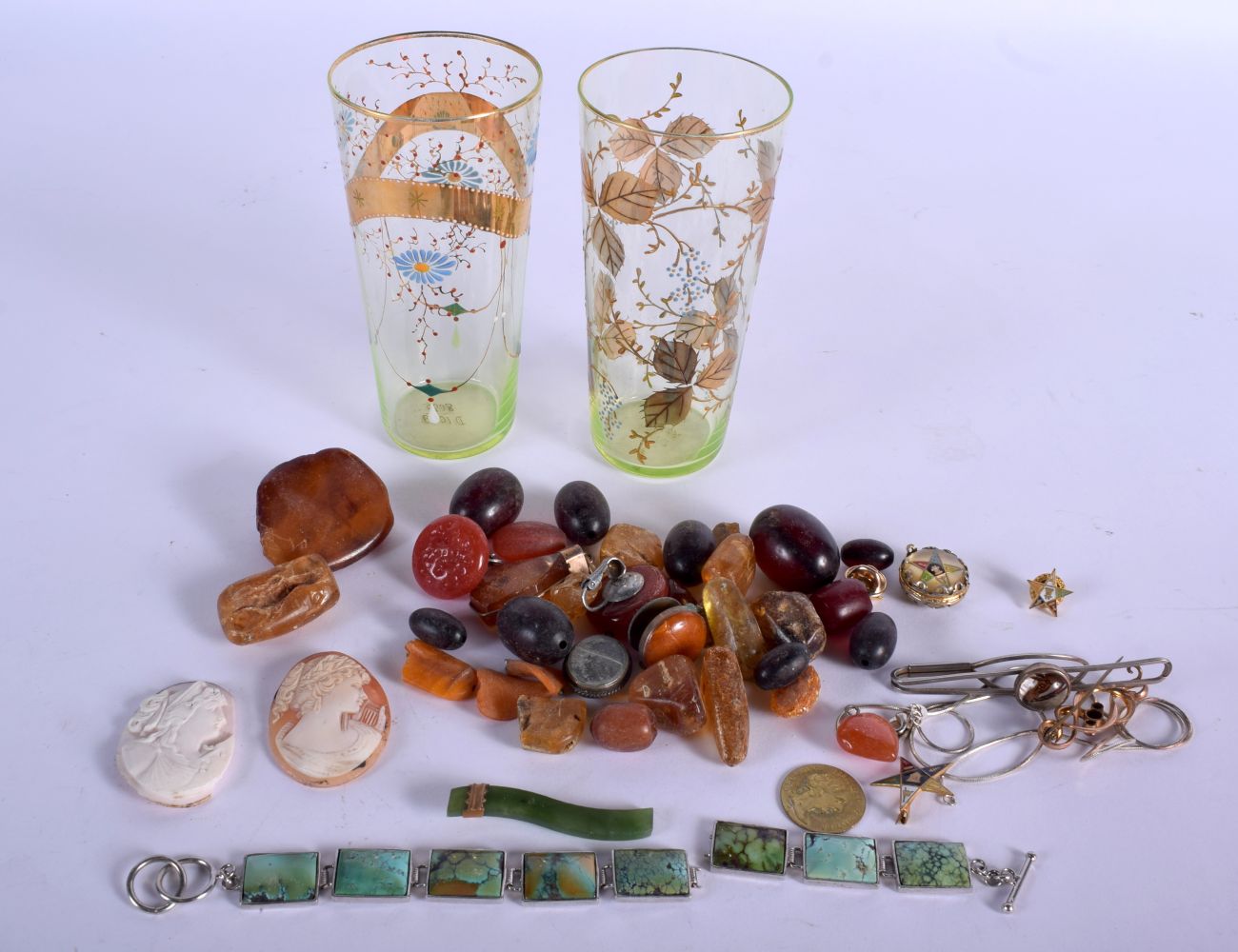ASSORTED VINTAGE AMBER BOULDERS together with a cameo etc. (qty)