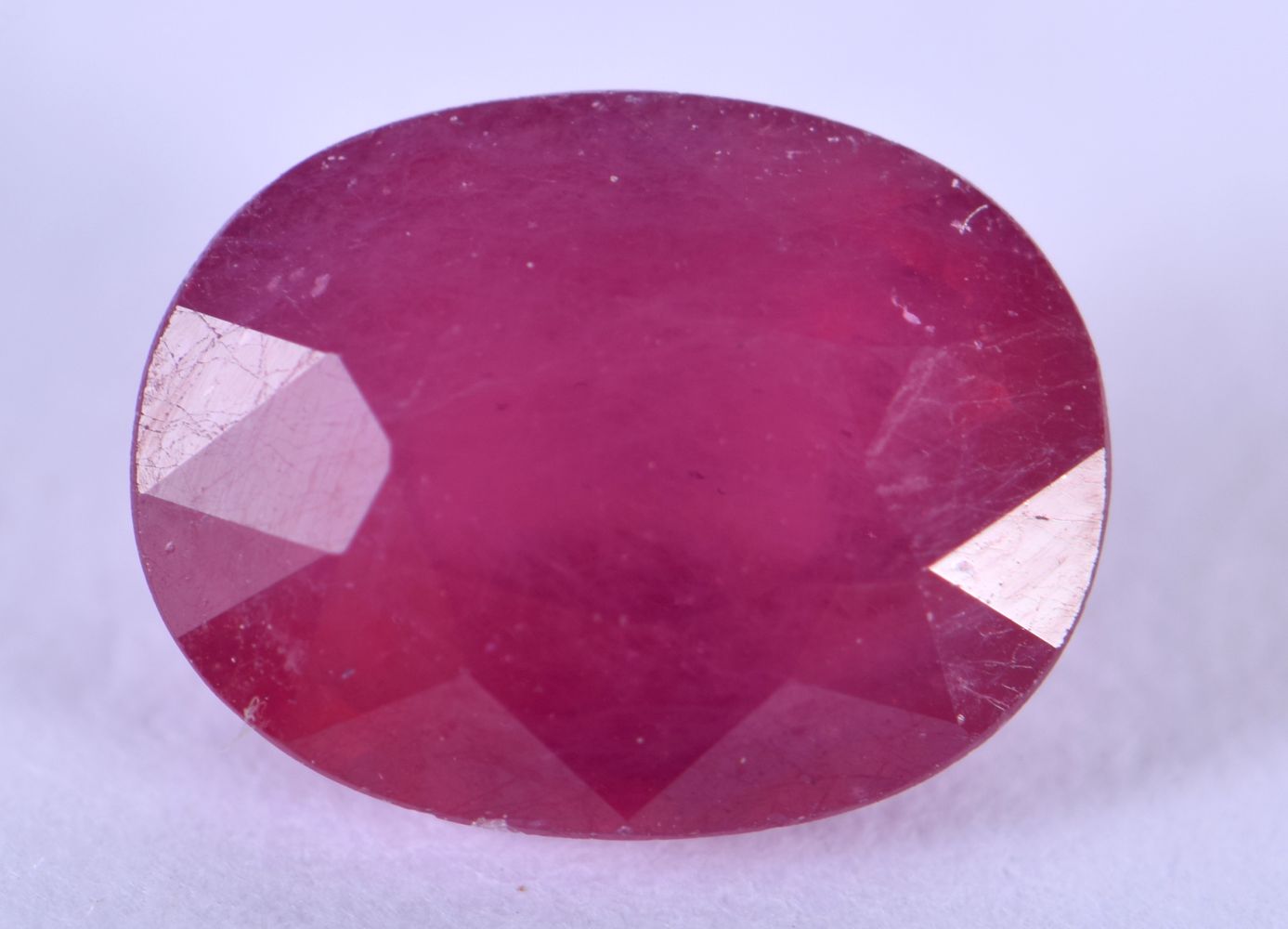 A LOOSE RUBY approx 2.5 cts. 0.9 cm x 0.4 cm.