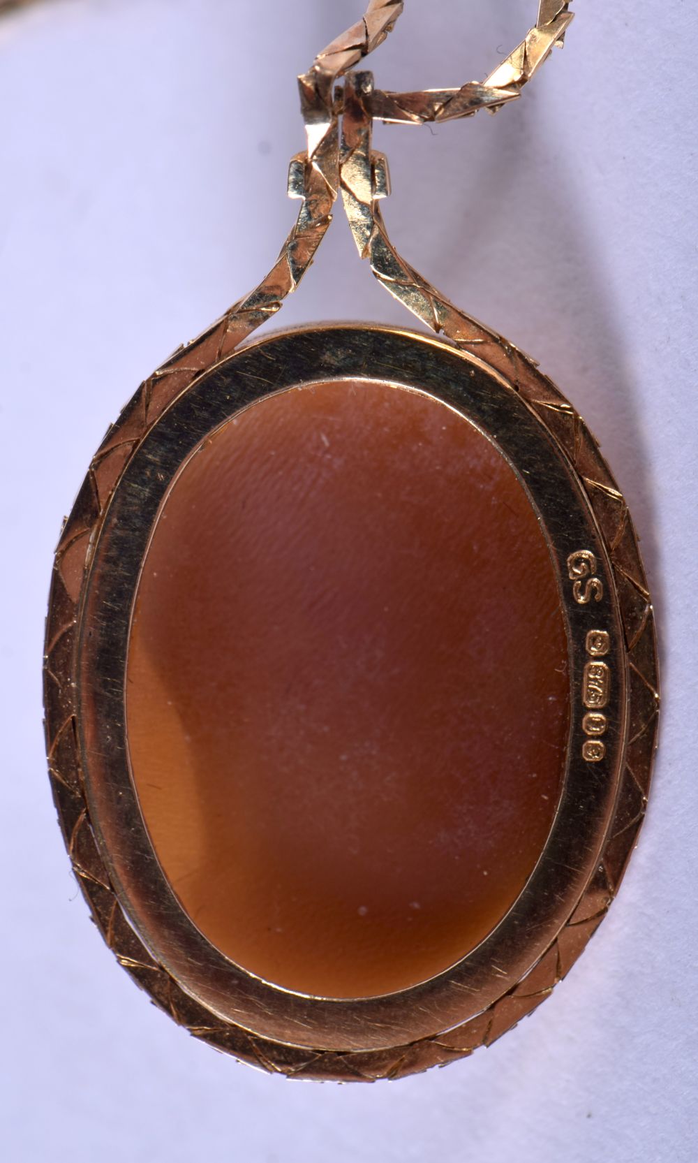 A 9CT GOLD CAMEO NECKLACE. 4 grams. 39 cm long. - Image 2 of 3