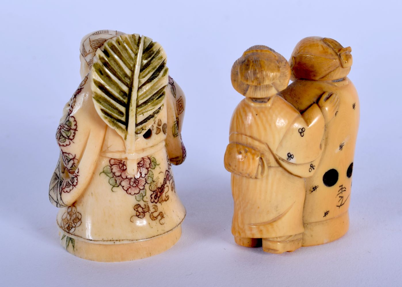 AN EARLY 20TH CENTURY JAPANESE MEIJI PERIOD CARVED IVORY NETSUKE together with another C1920 bone ne - Image 2 of 4