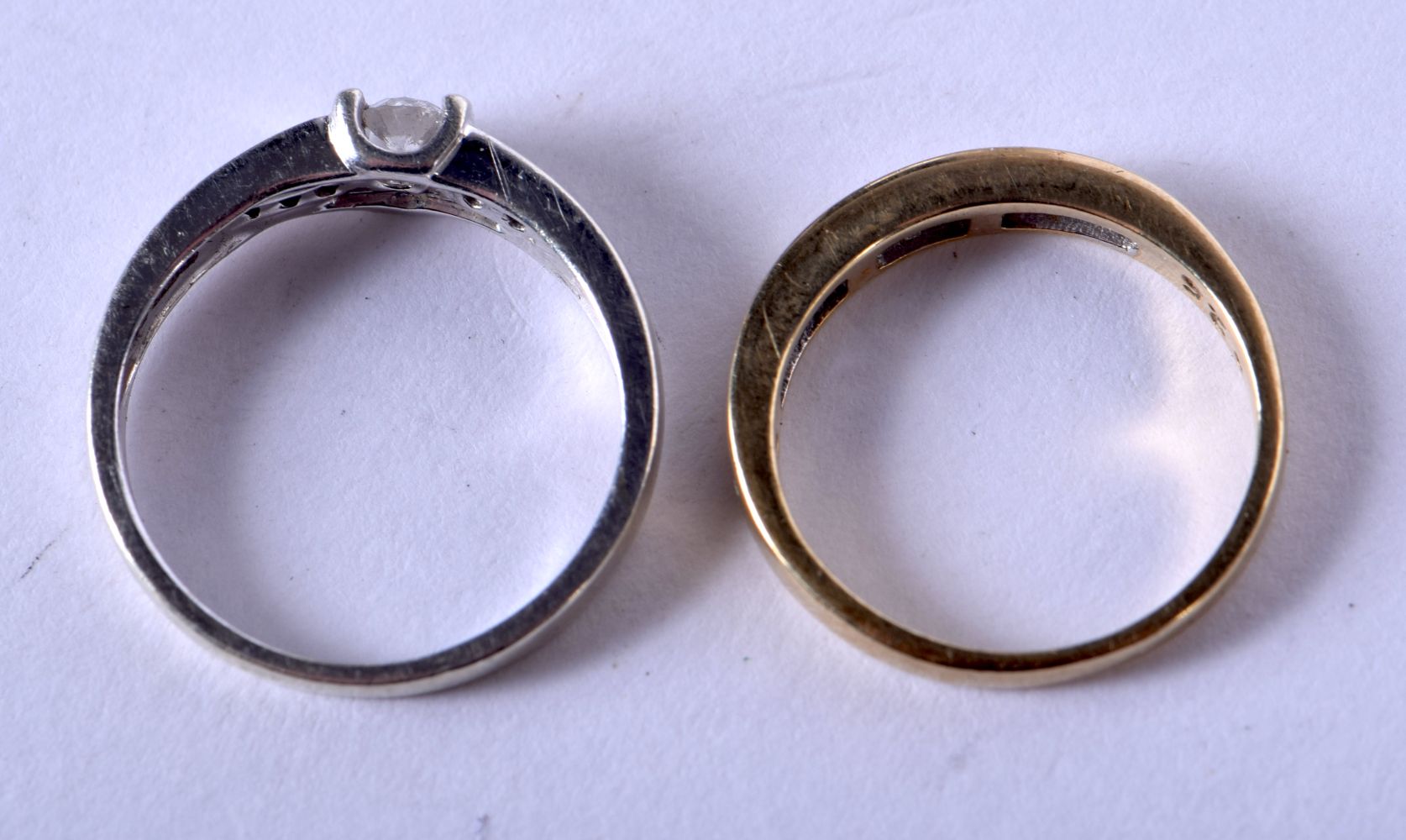 A 9CT GOLD RING and another. 4 grams. J & L. (2) - Image 2 of 2
