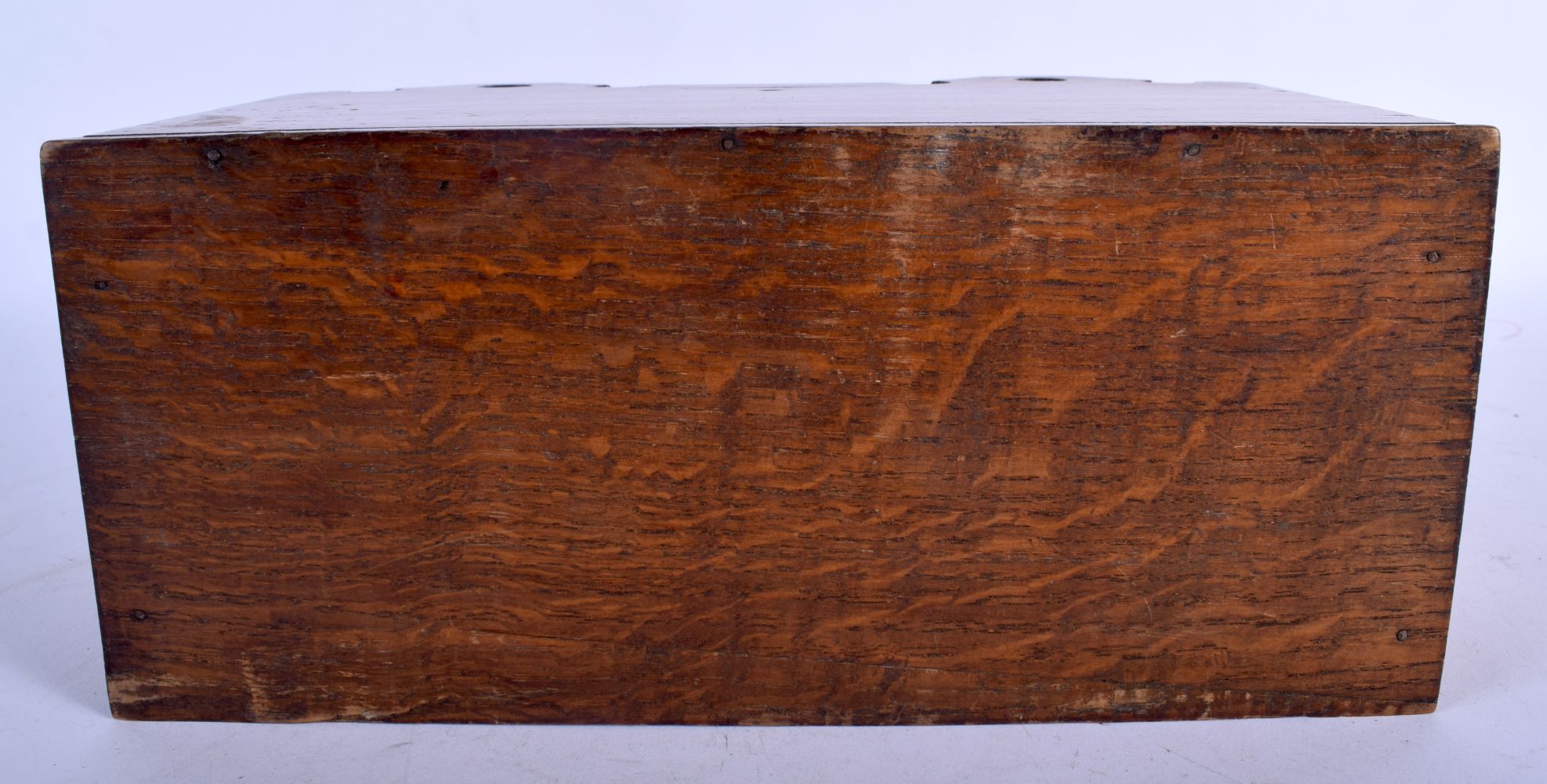 AN EDWARDIAN BRASS AND OAK LETTER RACK. 24 cm x 15 cm. - Image 4 of 4