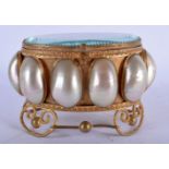 ANTIQUE FRENCH PALAIS ROYALE MOTHER OF PEARL GLASS TOPPED CASKET. 14 cm x 9 cm.