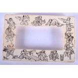 A GOOD 19TH CENTURY JAPANESE MEIJI PERIOD CARVED IVORY TRAY decorated all around with theatrical fig