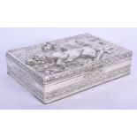 A CHARMING EARLY 20TH CENTURY CONTINENTAL SILVER BOX decorated with a brace of hunting dogs. 348 gra