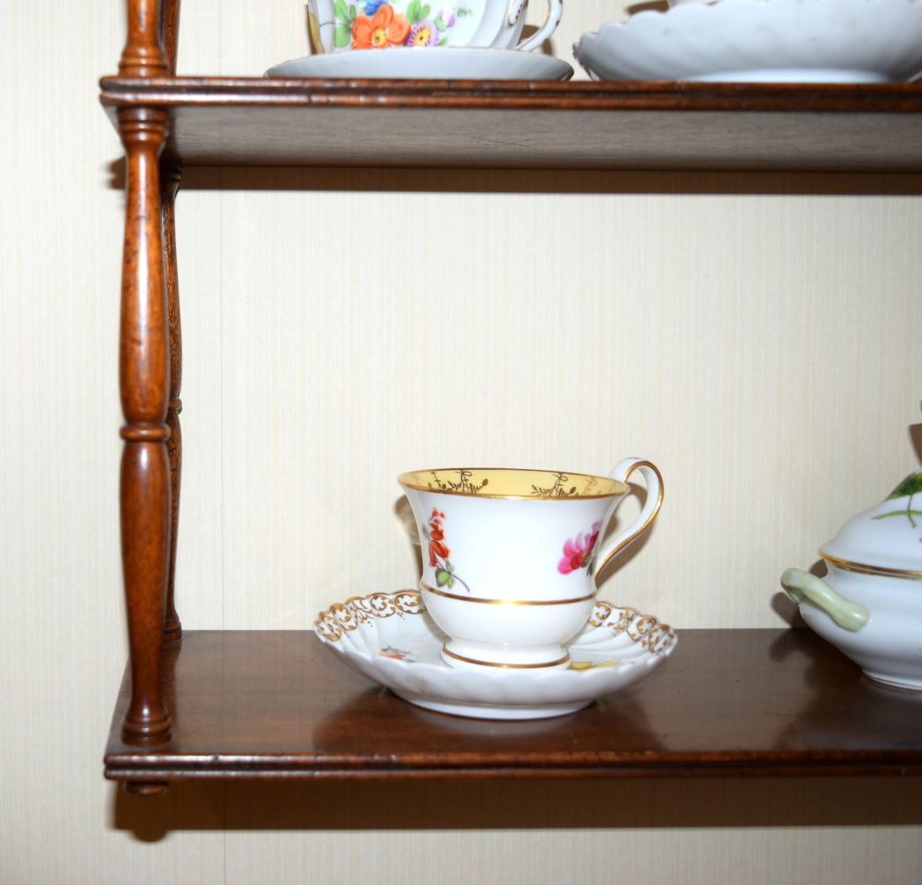 A PAIR OF MAHOGANY HANGING SHELVES. 60 cm x 40 cm. - Image 2 of 4