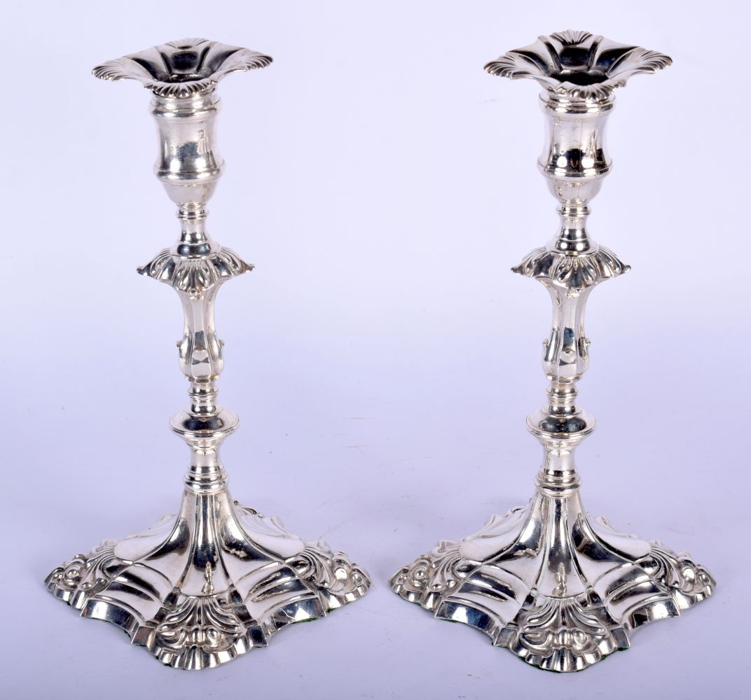 A MATCHED PAIR OF ENGLISH SILVER CANDLESTICKS. London 1761 & 1755. 1462 grams. 25 cm high. - Image 2 of 5