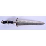 AN UNUSUAL EARLY 20TH CENTURY CONTINENTAL WHITE METAL DAGGER possibly silver, with ebonised handle.