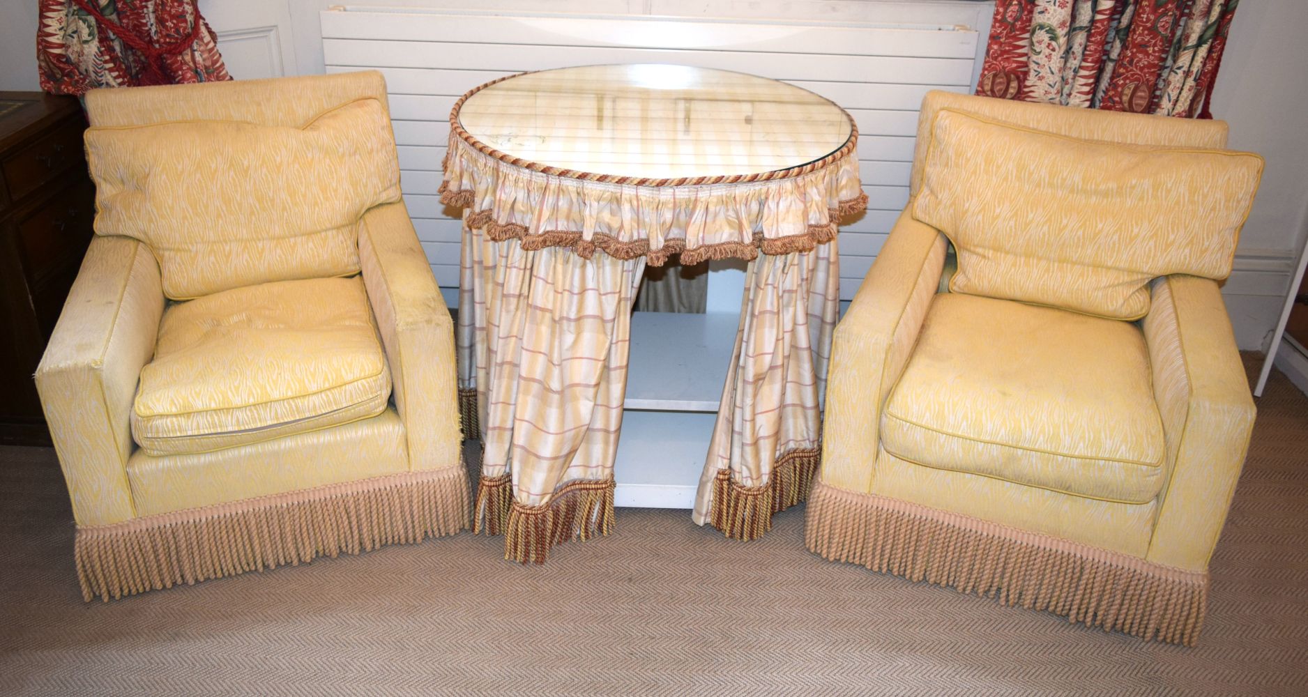 A PAIR OF DEEP COUNTRY HOUSE STYLE YELLOW ARM CHAIRS with associated gypsy table. (3) - Image 2 of 22