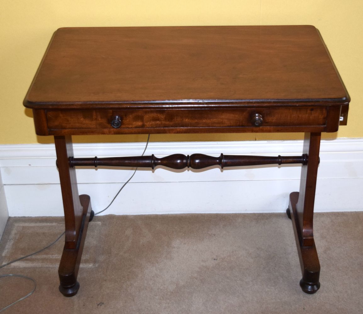 A VICTORIAN SINGLE DRAWER MAHOGANY TABLE. 85 cm x 73 cm.