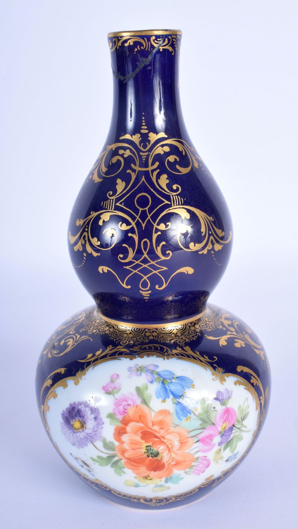 A 19TH CENTURY MEISSEN PORCELAIN GOURD FORM VASE painted with a view of Dresden. 18 cm high. - Image 2 of 3