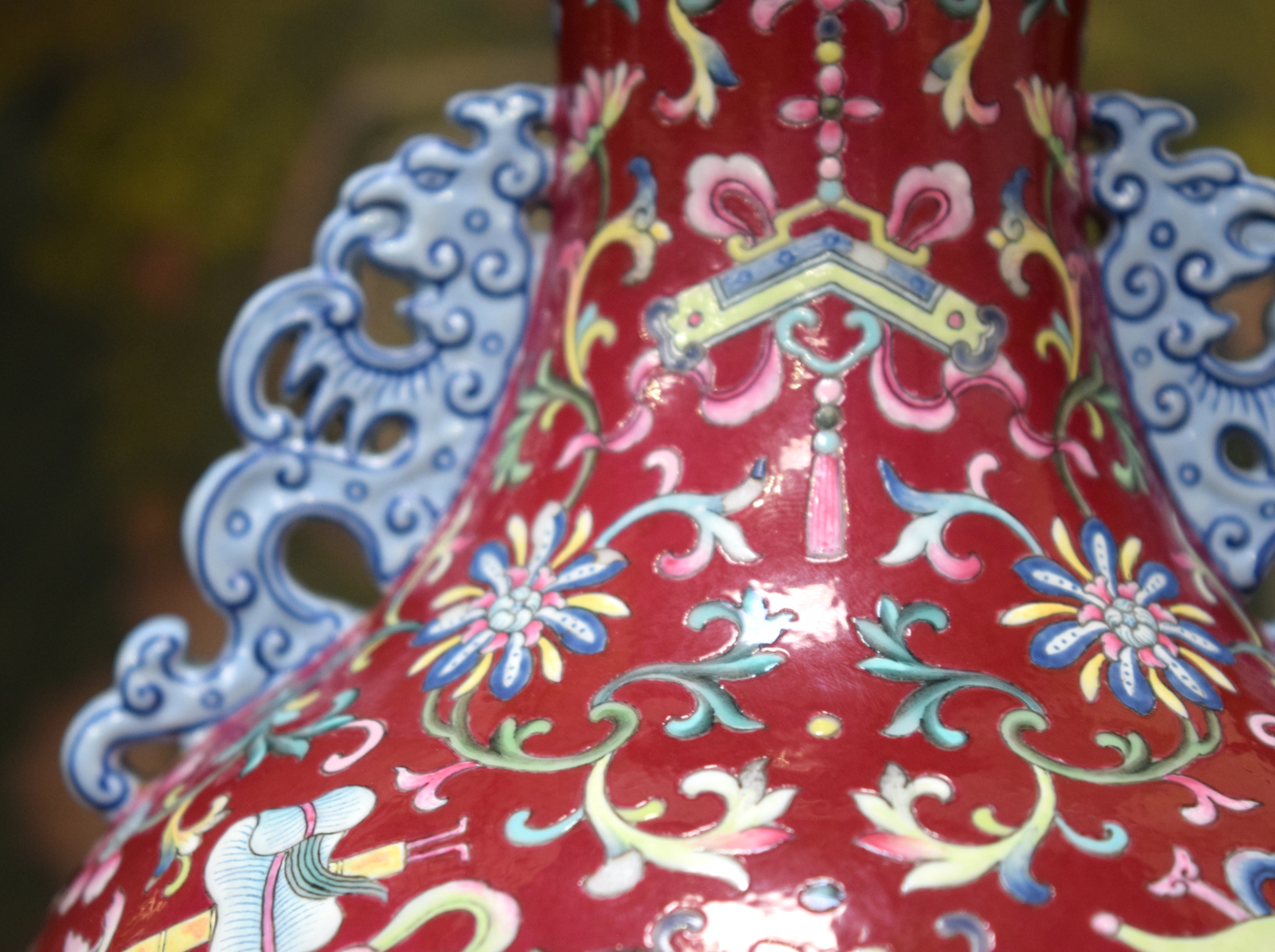 A FINE CHINESE TWIN HANDLED FAMILLE ROSE PORCELAIN FALANCAI RUBY GLAZED VASE Qianlong mark and proba - Image 16 of 44