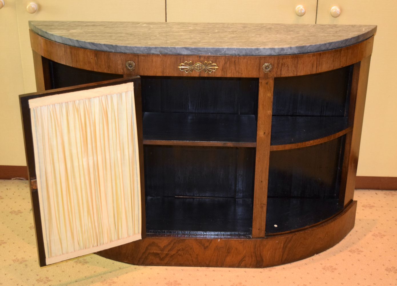 A REGENCY ROSEWOOD BOW FRONTED SIDEBOARD with marble top and floral capped mounts. 112 cm x 83 cm. - Image 2 of 5