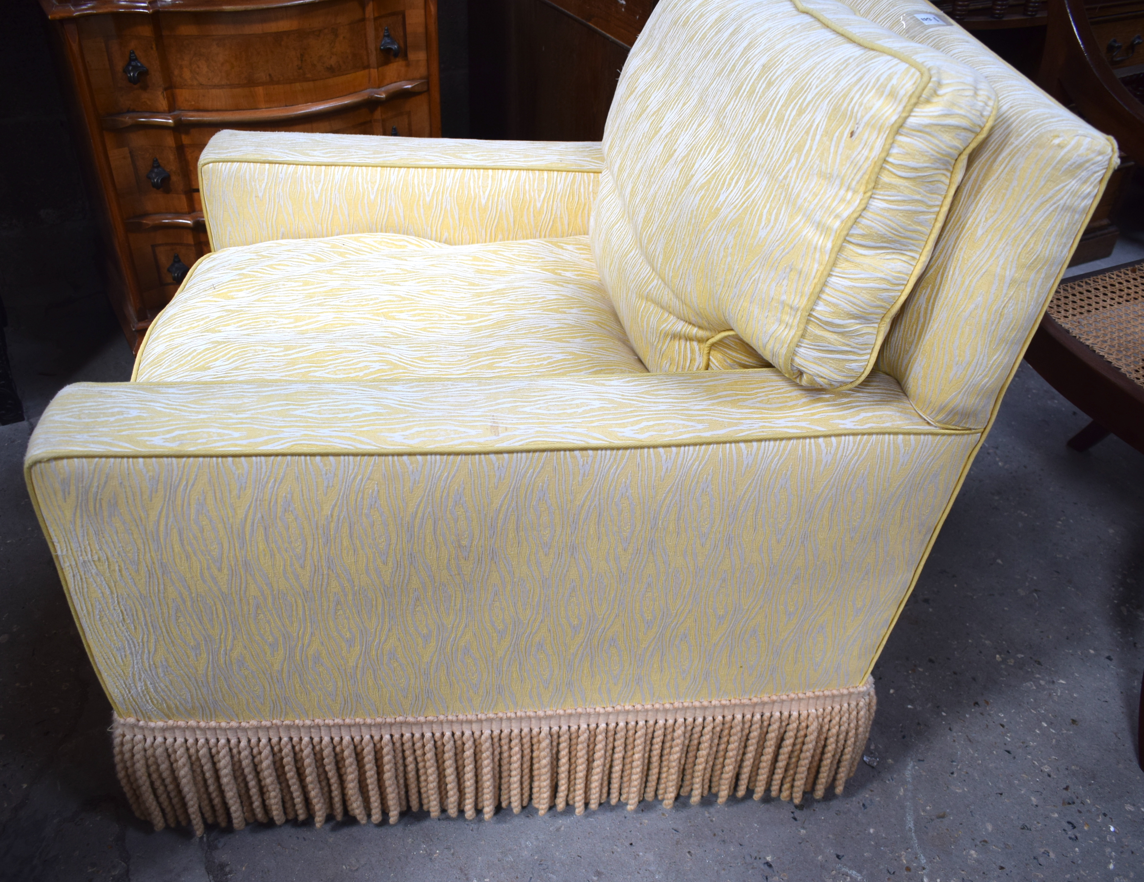 A PAIR OF DEEP COUNTRY HOUSE STYLE YELLOW ARM CHAIRS with associated gypsy table. (3) - Image 12 of 22