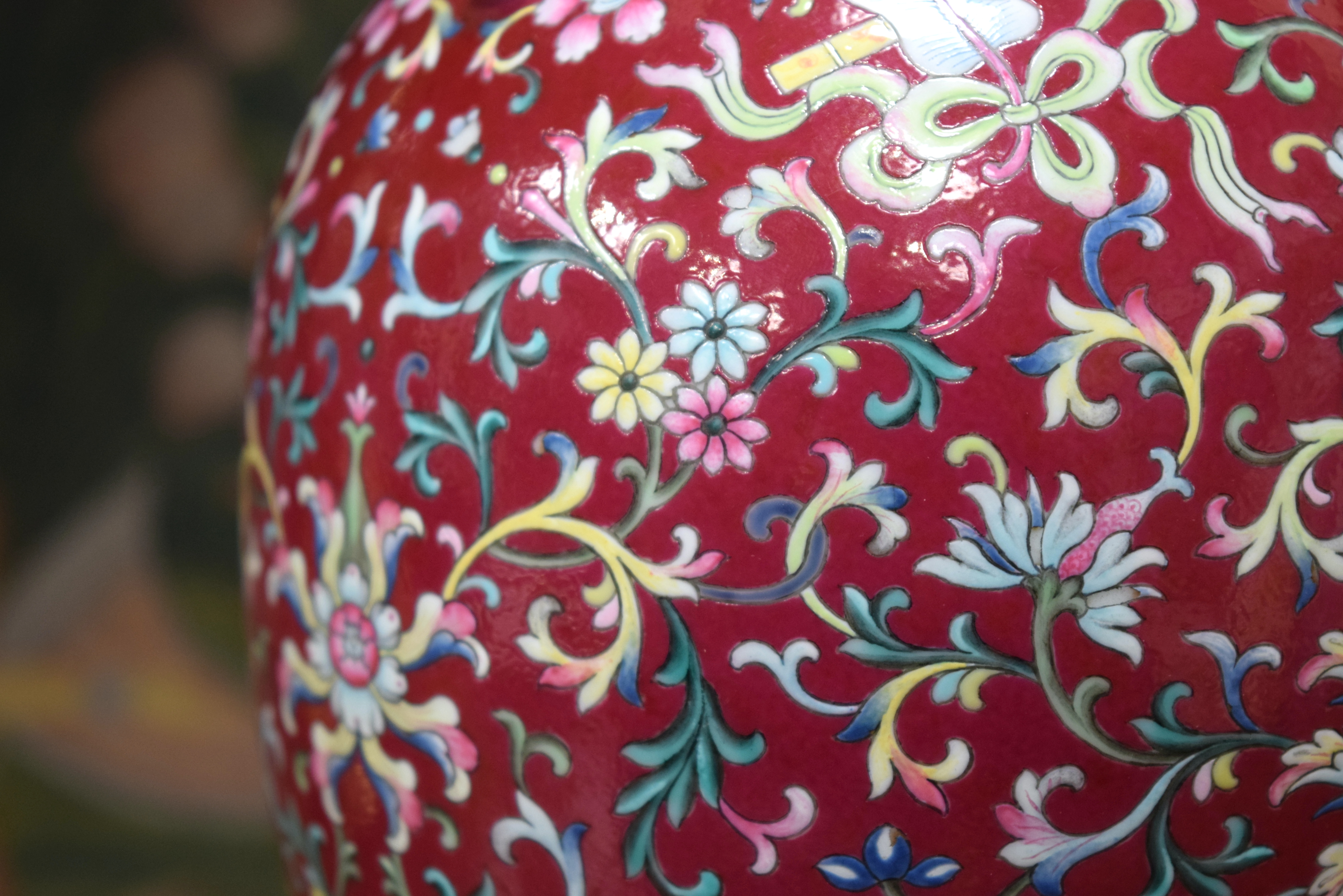 A FINE CHINESE TWIN HANDLED FAMILLE ROSE PORCELAIN FALANCAI RUBY GLAZED VASE Qianlong mark and proba - Image 19 of 44